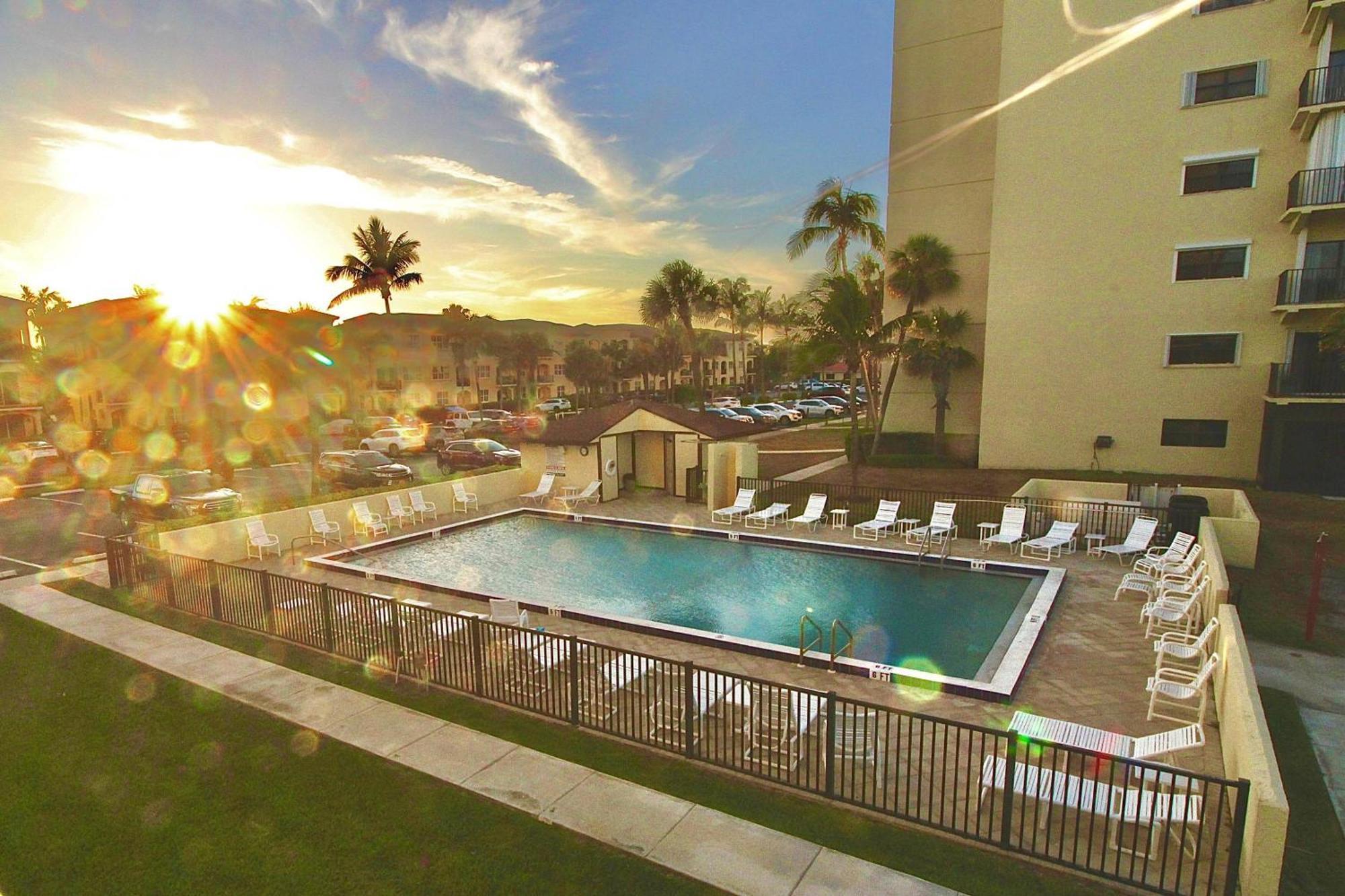 Ocean Breeze Condo เจนเซนบีช ภายนอก รูปภาพ